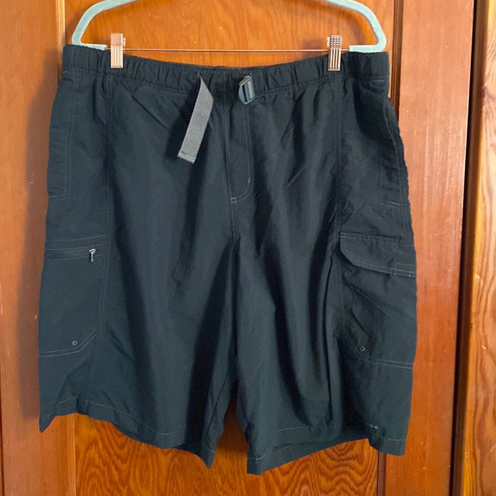 💜💜 Men’s COLUMBIA 100% Nylon Shorts Size XL
